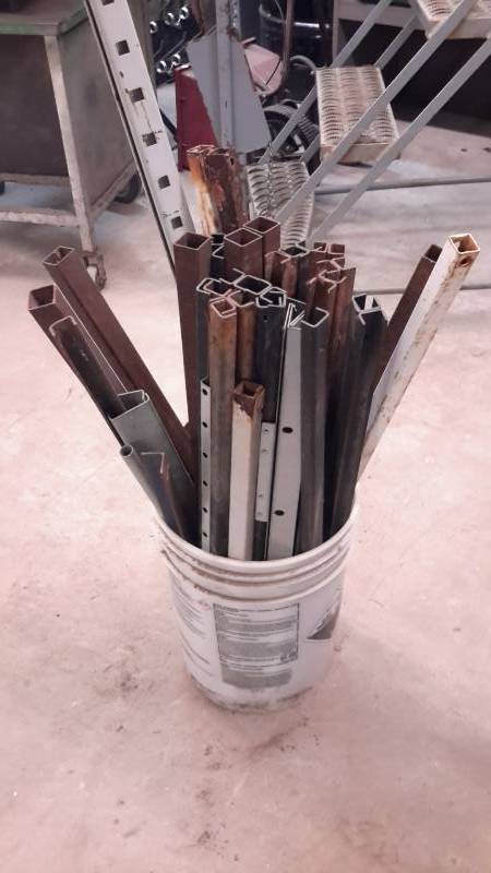 lot 91 image: Assorted iron