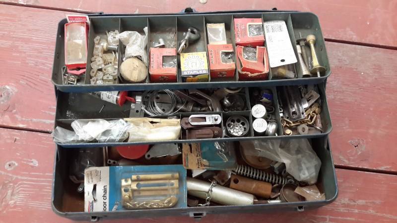 lot 108 image: Metal toolbox