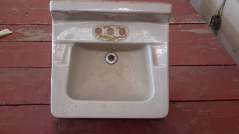 lot 116 image: Sink