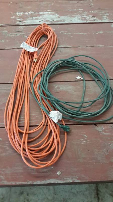 lot 118 image: Extension cords