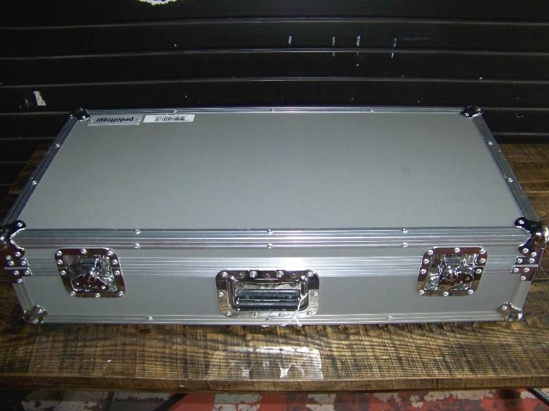 Hard Sided, Padded, PedalTrain  Pedal Train Case