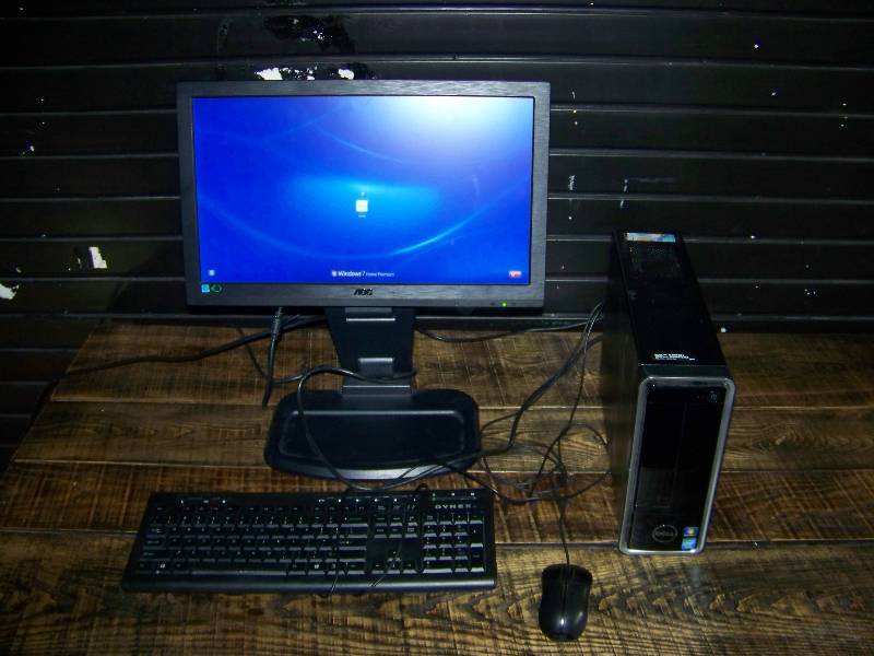 Dell, Computer Tower  PC, Keyboard, Mouse and Flat Screen Monitor