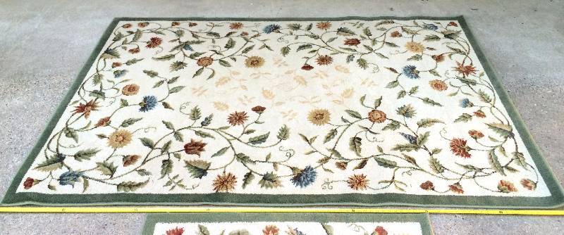 lot 3 image: Gorgeous Large Area Rug Floral Pattern Green Trim Approx 8 x 5 (95x63)  Excellent Condition - Looks New