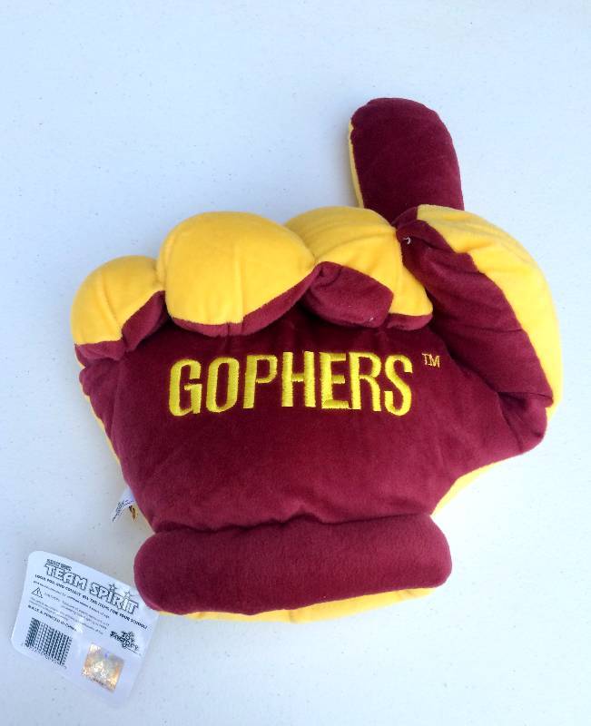 lot 13 image: MInnesota Golden Gophers Spirit Plush #1 Mascot Fan Hand - New With Official Tags