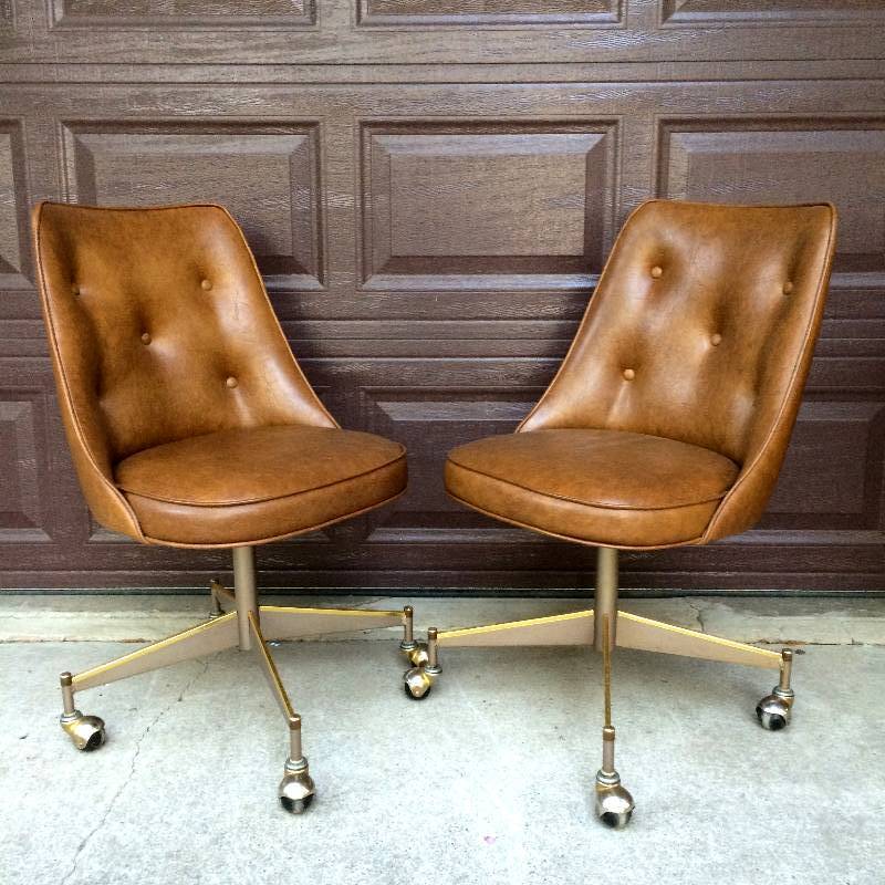 lot 44 image: Gorgeous Pair #1 Mid Century Modern Vintage Star Trek Cockpit Brown Naugahyde Atomic Age Swivel Chair Retro Chic Rolling Casters - Awesome For A MCM Mad Men Cigar Poker Club Excellent ConditionClub