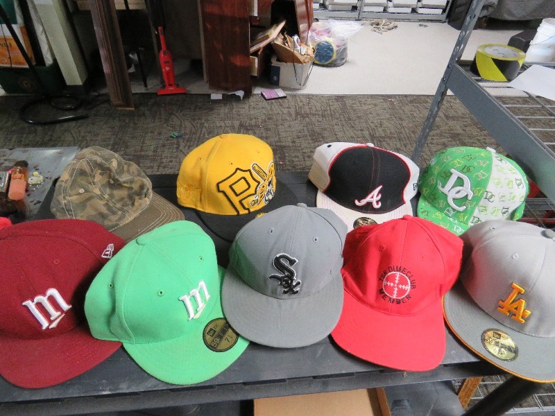 Caps