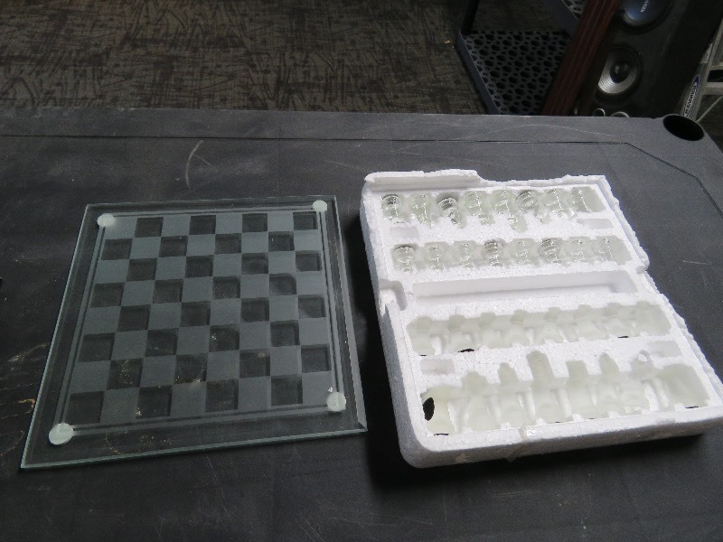 Glass chess set