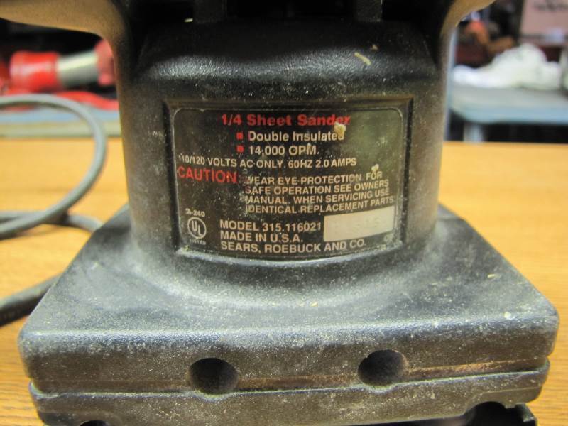 lot 45 image: 14 Sheet Sander