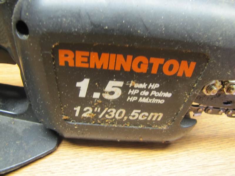 lot 18 image: Electric Chain Saw