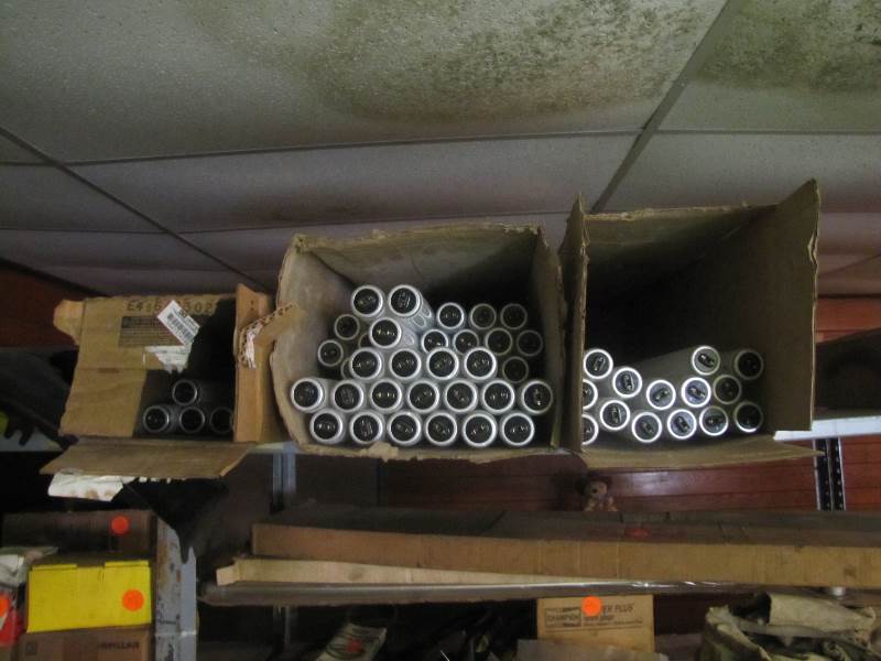 lot 34 image: Lot of Fluorescent Bulbs #4