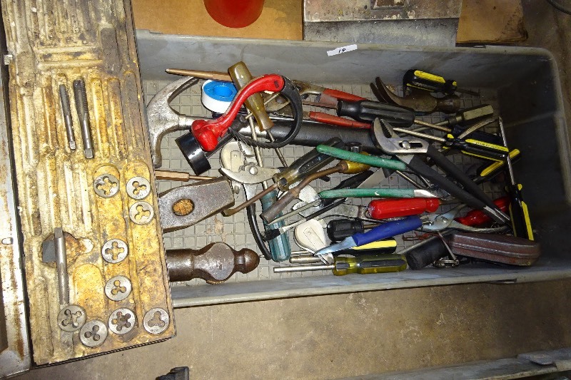 lot 19 image: Misc. tools