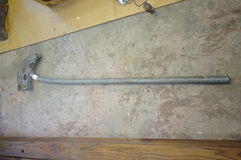 lot 22 image: Pipe bender