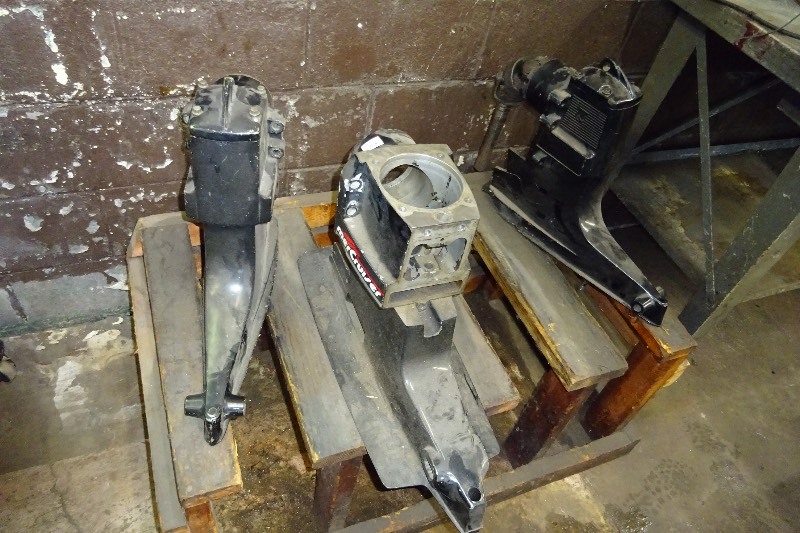 lot 53 image: 2 upper housing bravo 1 gear housing