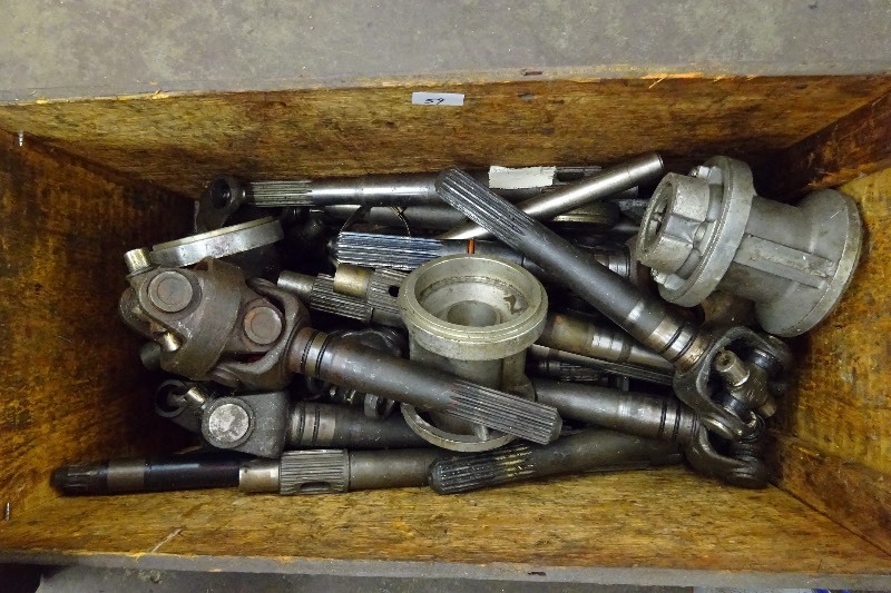 lot 59 image: Misc. Mercruiser alpha parts