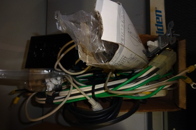 lot 95 image: Misc. wiring and plugs