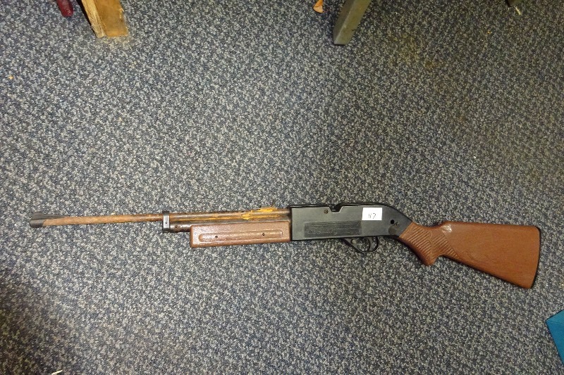 lot 117 image: Crosman Air gun