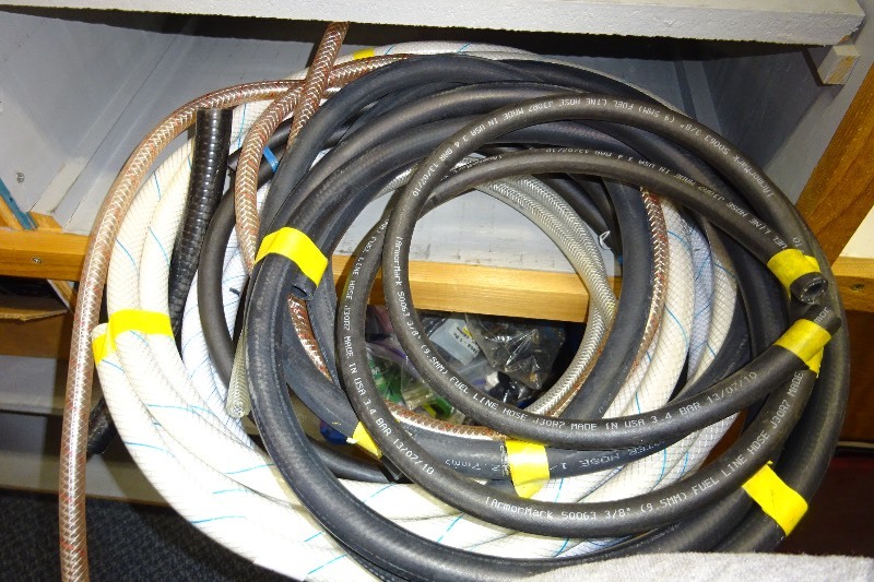 lot 123 image: Misc. hoses
