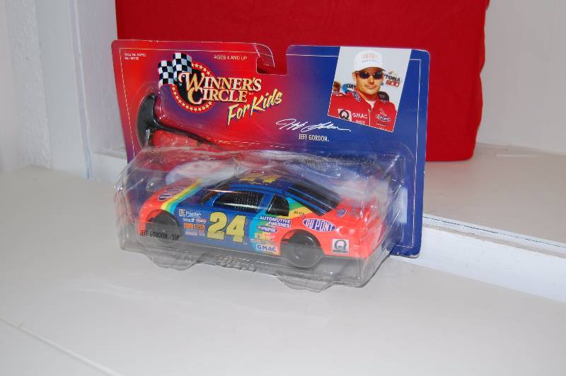 lot 17 image: Jeff Gordon Toy Car