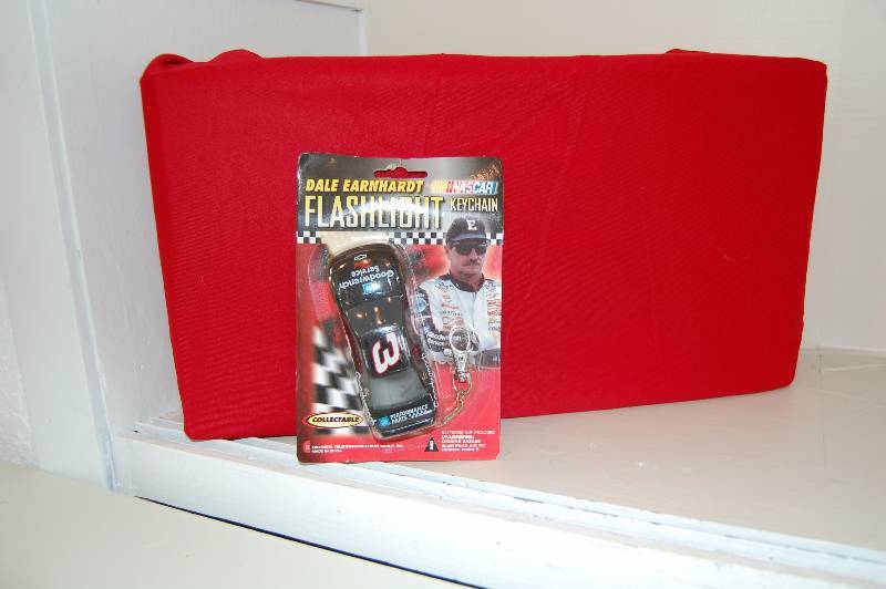 lot 19 image: Dale Earnhardt Key Chain Flashlight