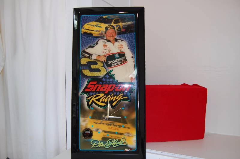 lot 24 image: Dale Earnhardt Collectable Clock
