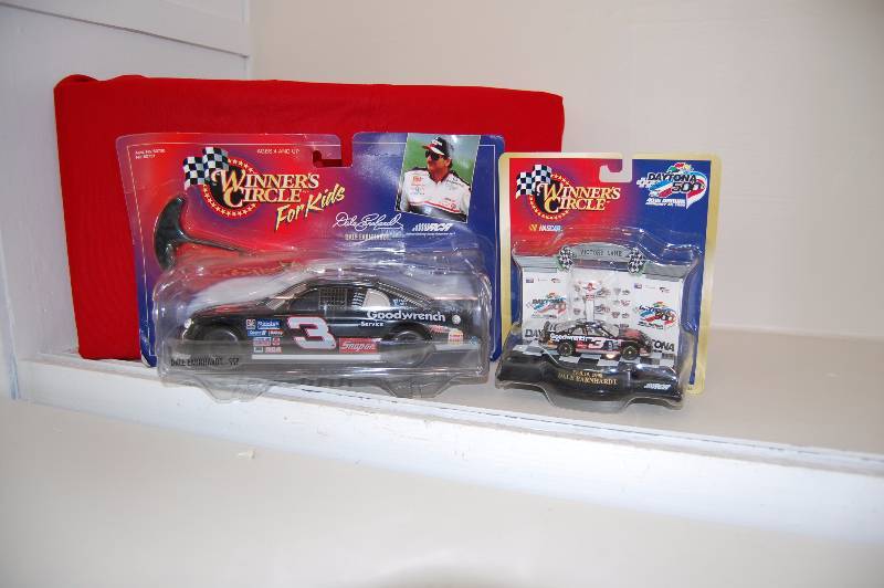 lot 29 image: Dale Earnhardt Collectable Cars