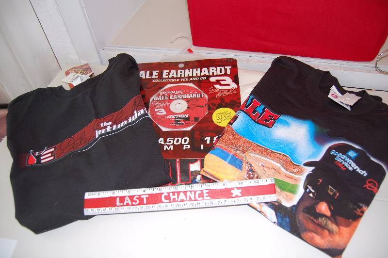 lot 44 image: Dale Earnhardt T-Shirts
