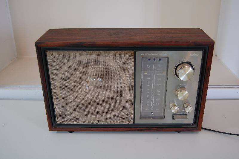 lot 61 image: Radio