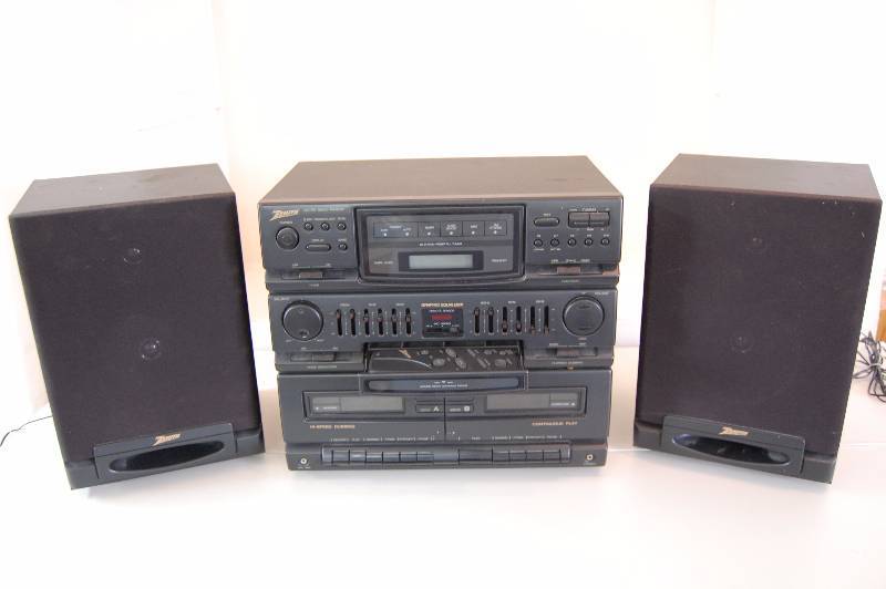 lot 62 image: Stereo System