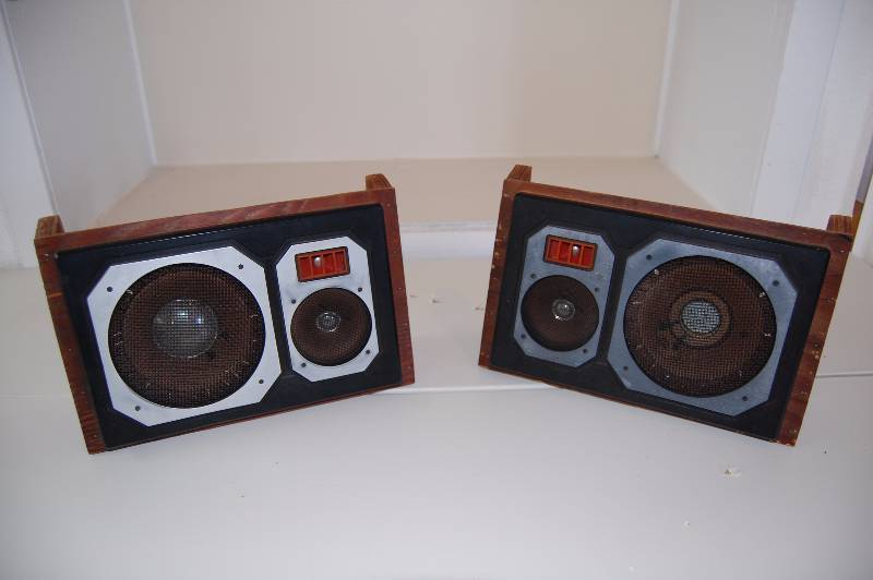 lot 65 image: Car Speakers