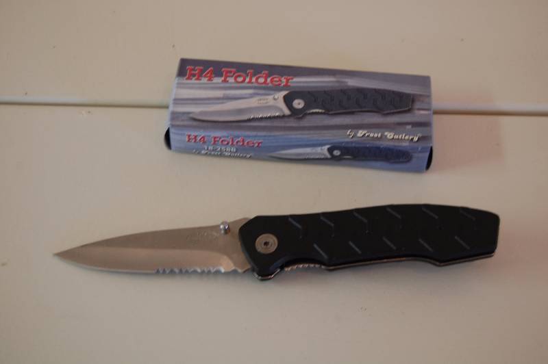 lot 75 image: Folding Knife