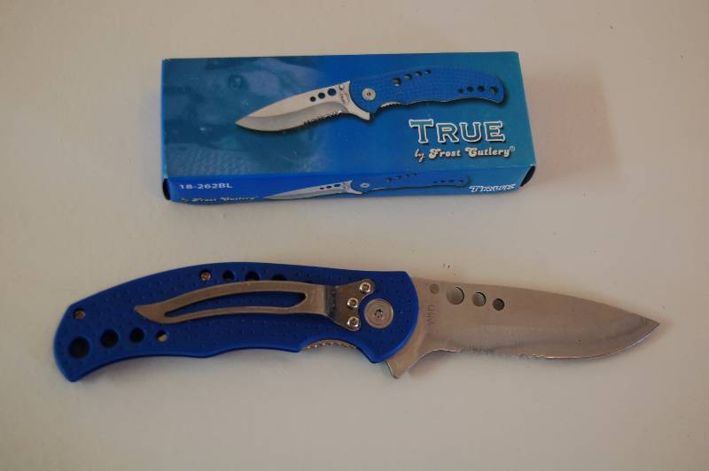 lot 79 image: Folding Knife