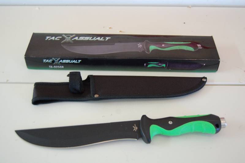 lot 102 image: Knife