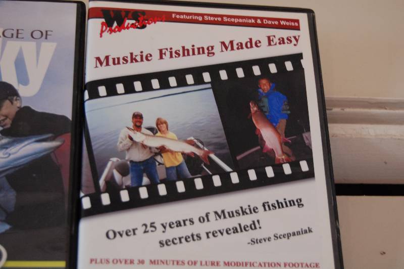 lot 105 image: Hunting and Fishing DVDs