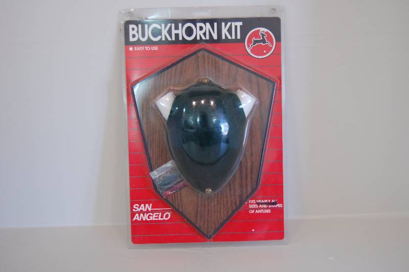 lot 110 image: Buckhorn Kit