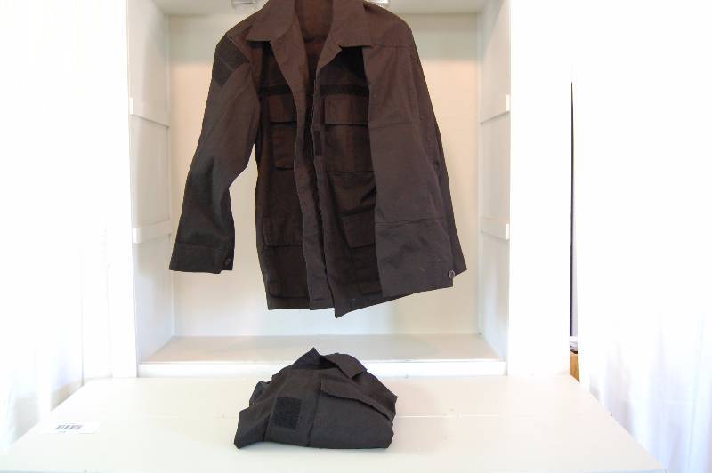 lot 118 image: Military Style Shirts