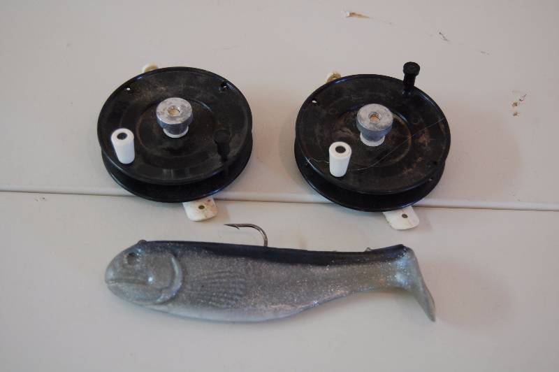lot 129 image: Fishing Lure and Rattle Reels