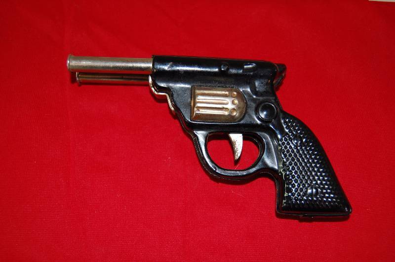 Vintage Metal Dart Gun Man Cave Sale KBID