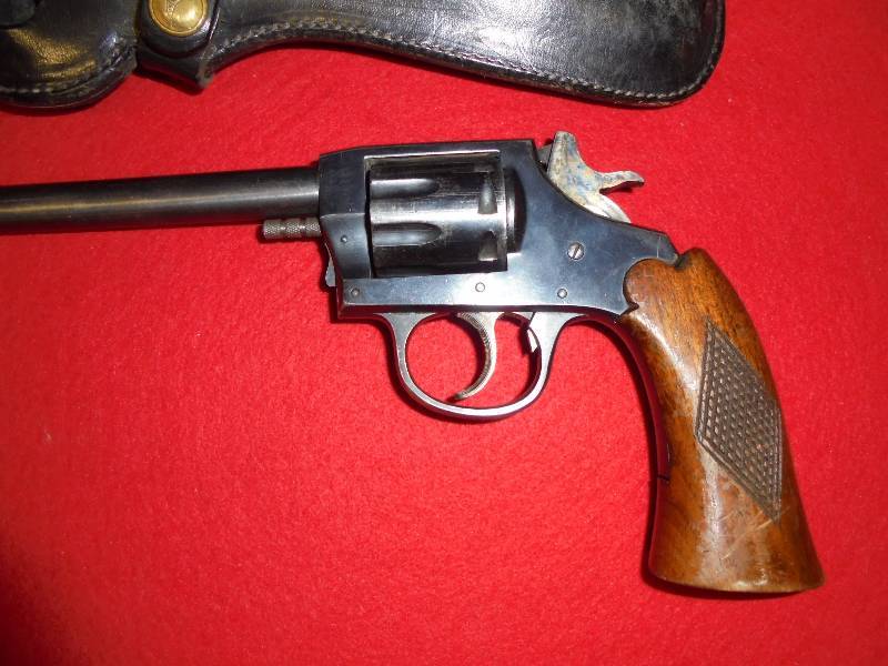 lot 8 image: IJAC. 22 Revolver