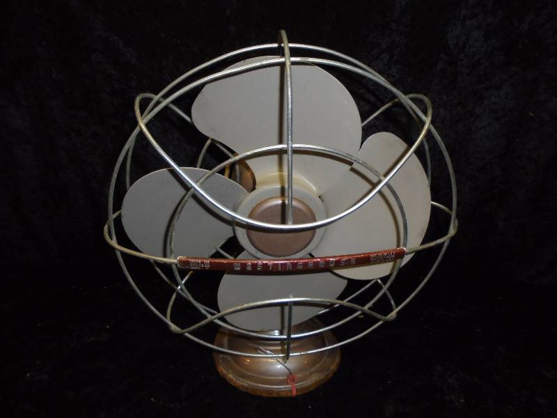 lot 30 image: Vintage Westinghouse Metal Fan