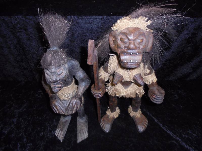 lot 31 image: Pair - Wood Carved Tribal Figures