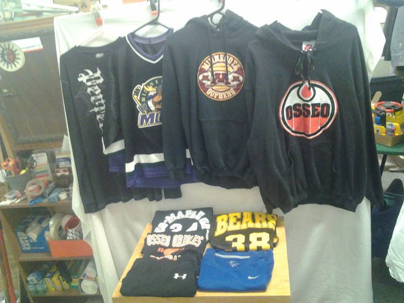 Jerseys, Hoodies, Shorts Size Medium