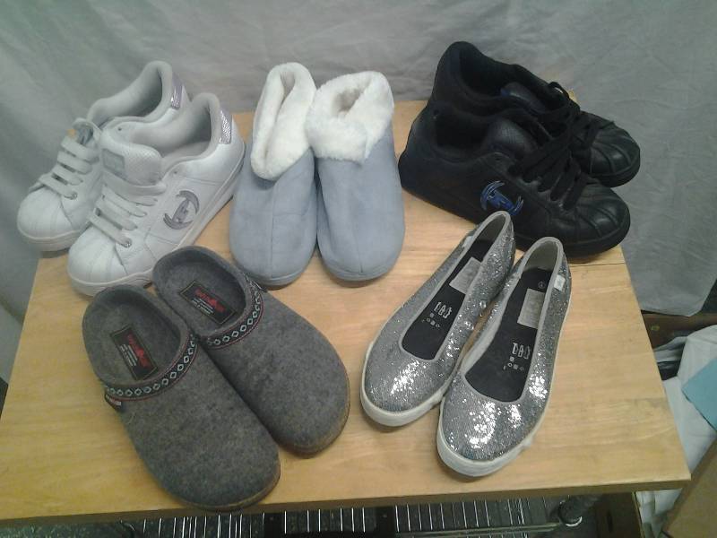 5-Pair Of Ladies Shoes & Slippers Size 7-8