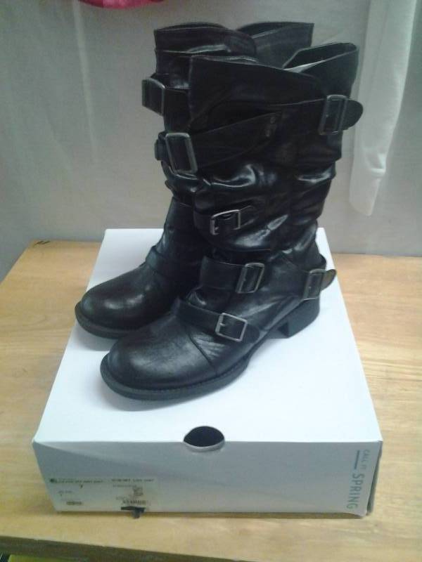 New Pair Ladies Boots Size 7