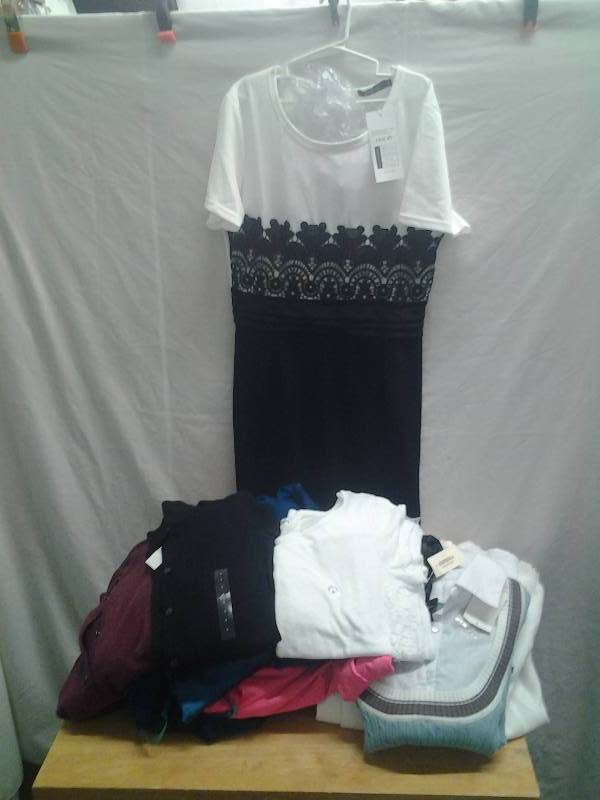 Lot Of Misc Junior Clothing 33 Pieces -Many With Tags Size Medium