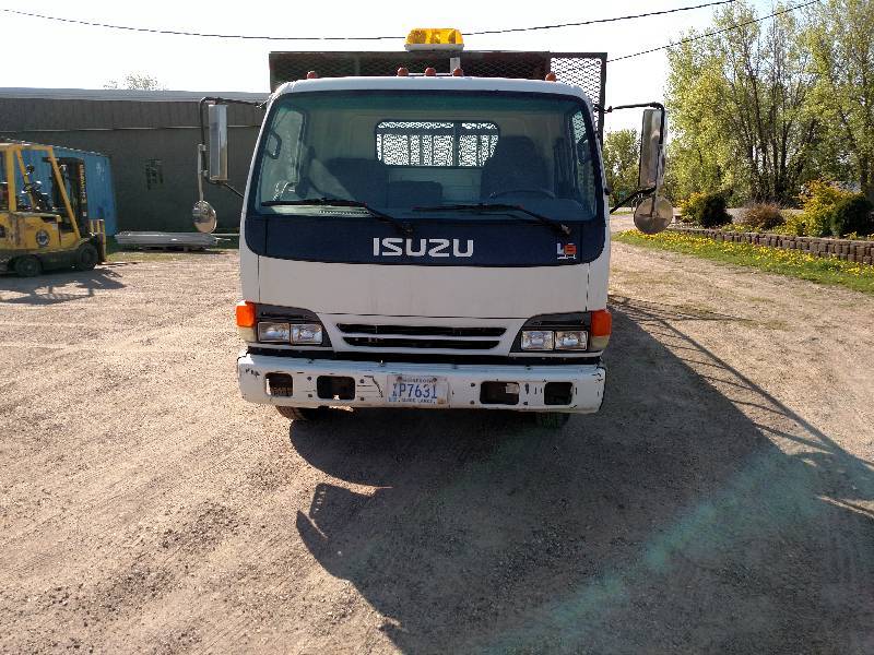 lot 2 image: 2002 Isuzu NPR Landscape Truck, V8,...
