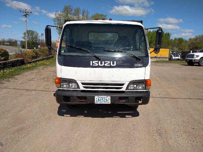 lot 3 image: 1999 Isuzu NPR Landscape Truck, Tur...