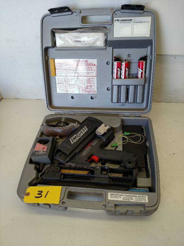 lot 31 image: Paslode Impulse IM325 Cordless Nail...