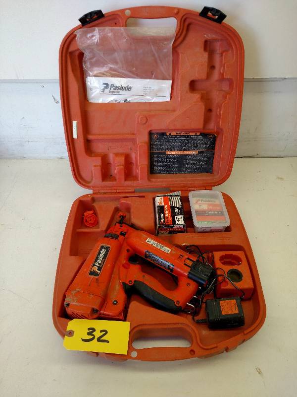 lot 32 image: Paslode Impulse IM250A Trim Master ...