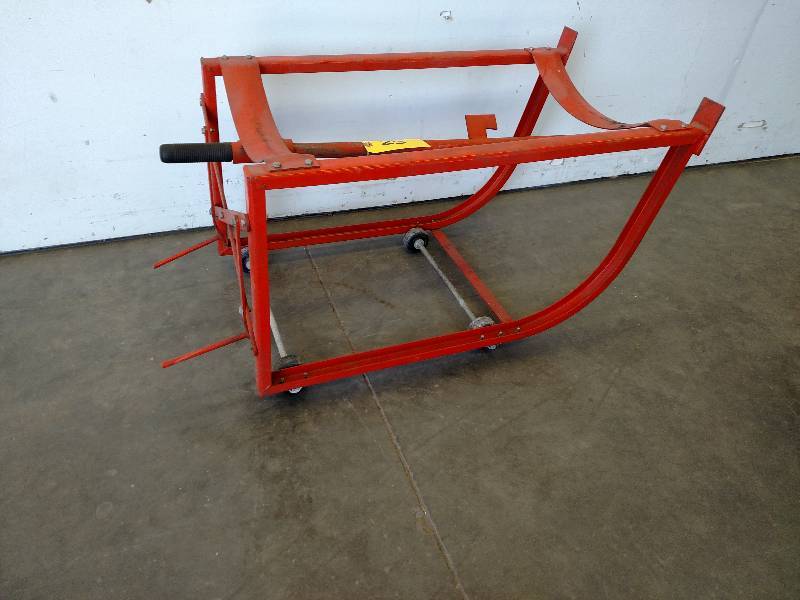 lot 25 image: Barrel Cart...