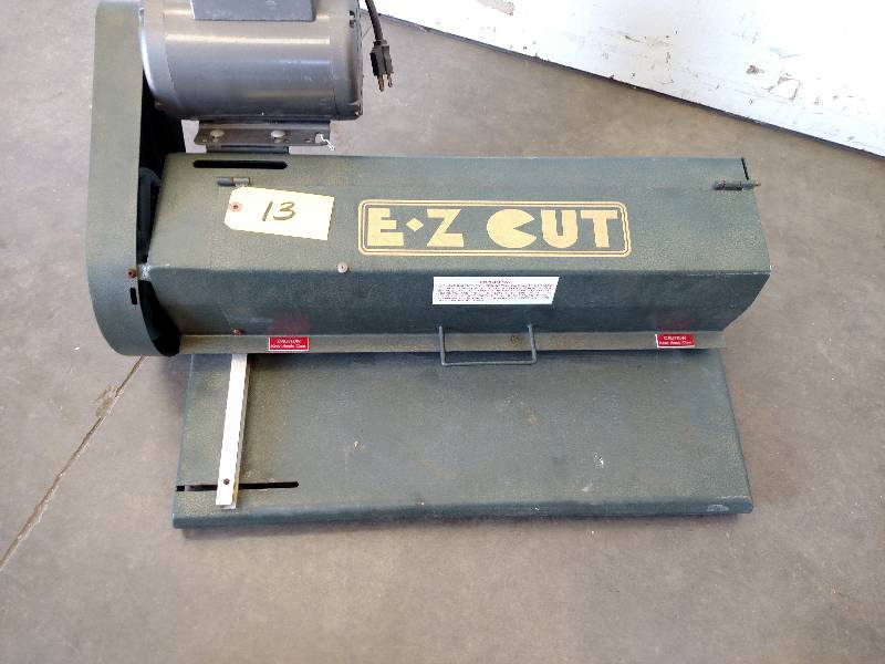 lot 13 image: E-Z Cut Carpet Cutter, 6 Adjustable...